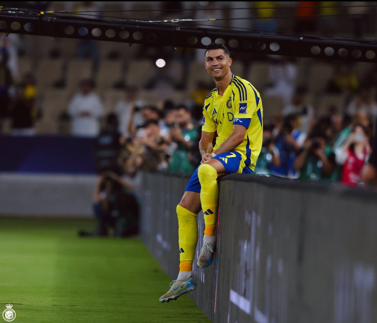 🥂 (@4qilx_) on Twitter photo 