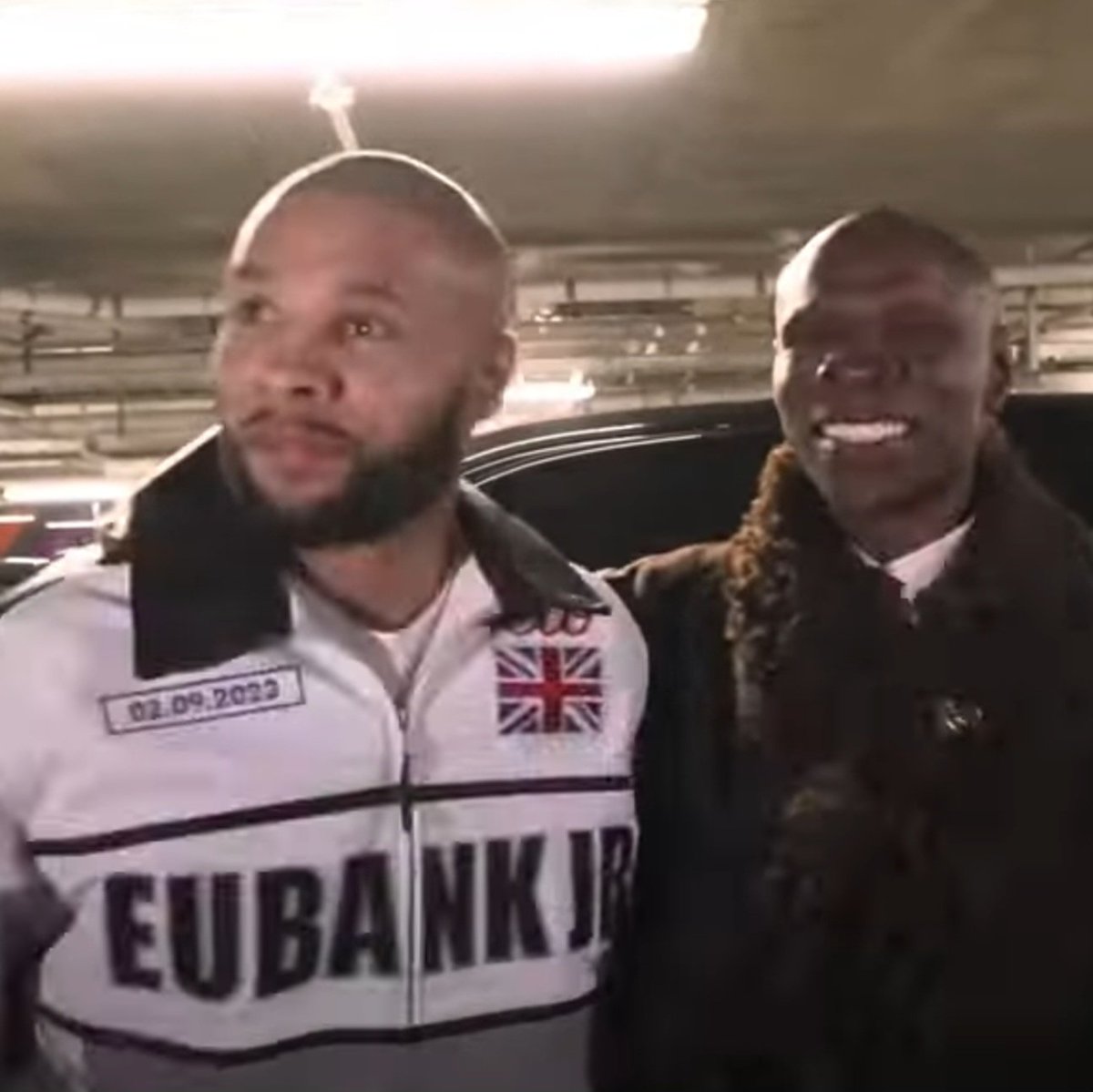 This pic has got to be framed. This is what family is all about.

#EubankBenn