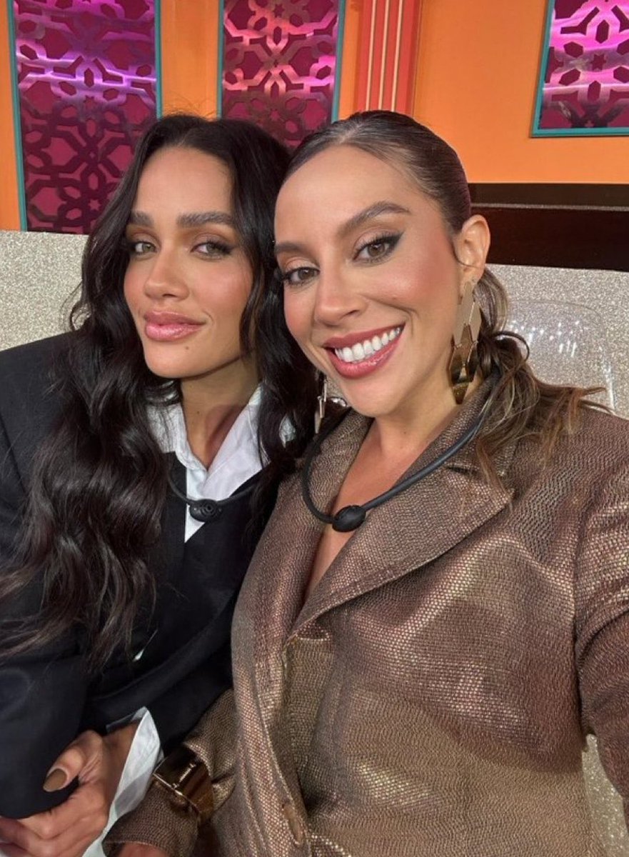 só quem tá aí comenta e rt 

SPACE COM EVA E RENATA