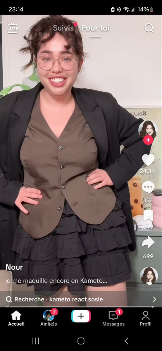 RO1DUMONDE's tweet image. Caliste : mets toi en jupe ou jv chez g2 

kameto :