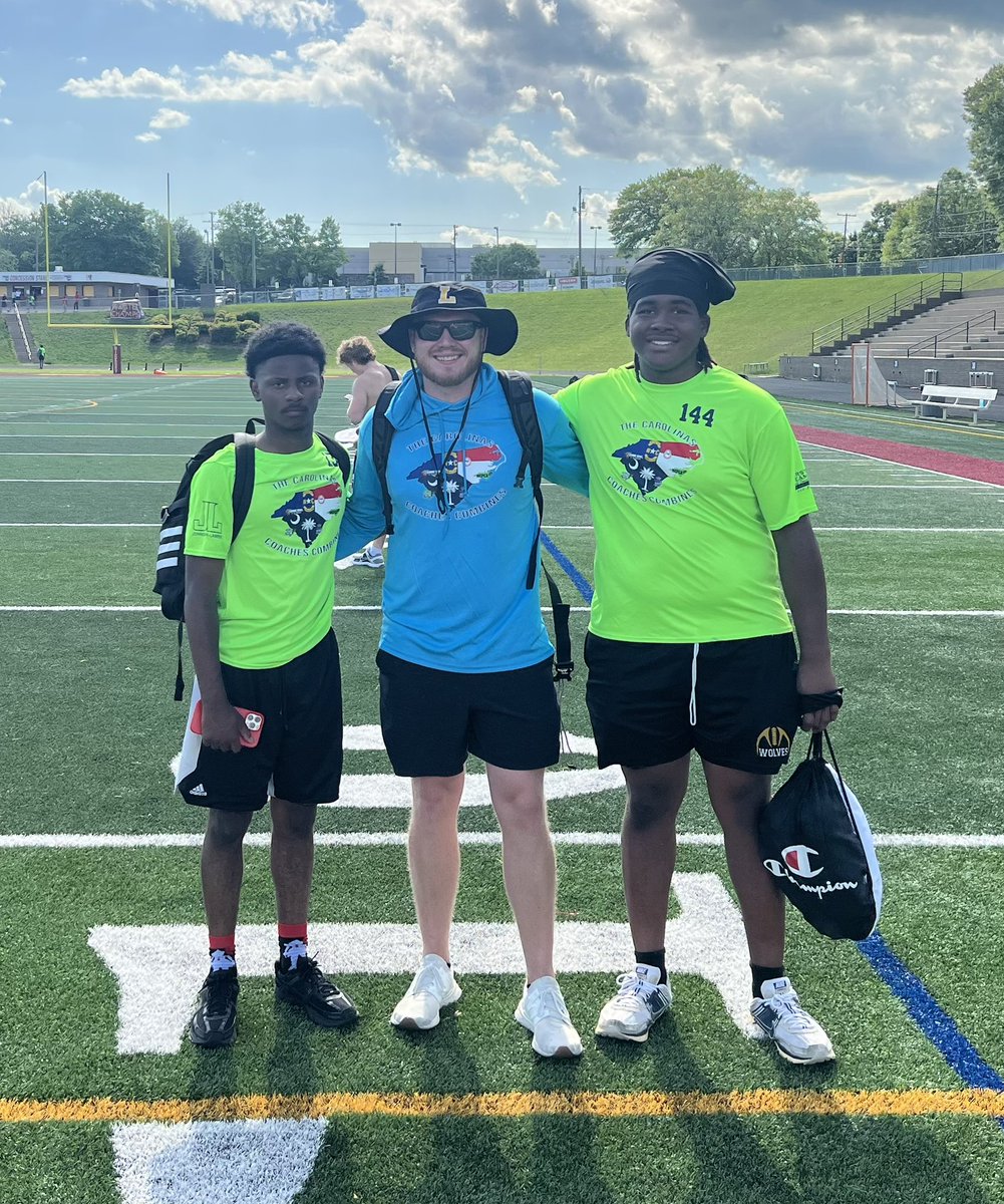 Awesome time getting to coach <a href="/CoachesCombines/">Carolinas Coaches Combine</a> today at Hickory HS! Also got to watch some Wolves compete with some of the best in the state!

Thank you <a href="/NealSmith10/">Neal Smith</a> <a href="/CoachFidler/">Shane Fidler</a> <a href="/Coach__Russ/">Coach Russ, CAA CIC</a> for having me down to coach today!

#WolfWay #YBC