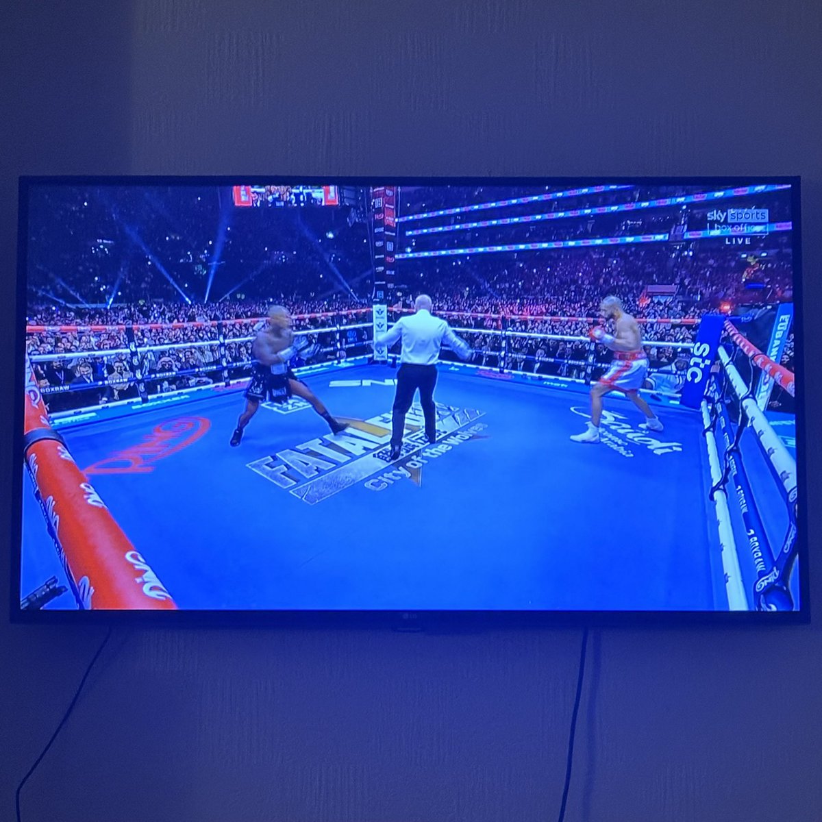 adelewilson_'s tweet photo. Let’s gooooo 🥊🔥#EubankjrvsBenn https://t.co/uYZRd0A2GU