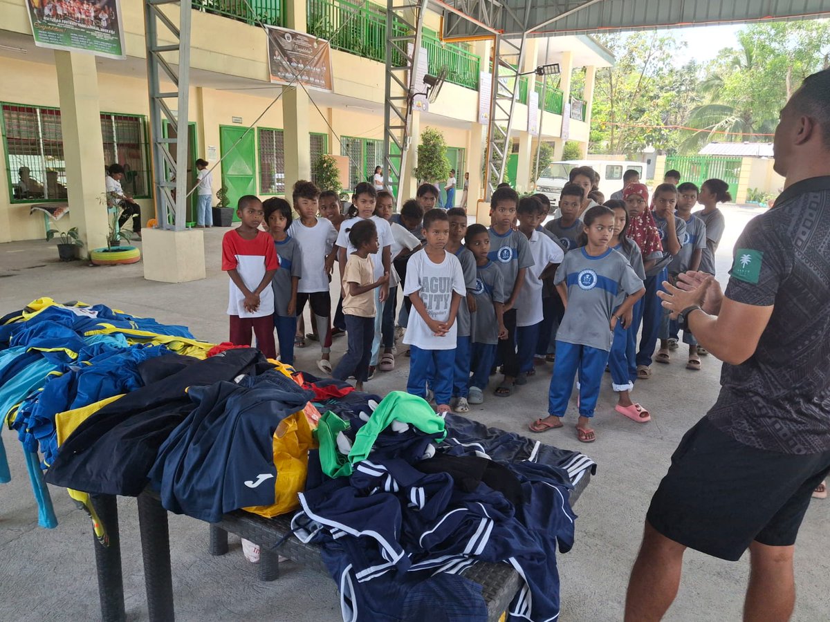 FFHMedia's tweet image. Vince's dedication (with support from Rotary clubs in the UK and Gambia) to personally deliver school uniforms and. football equipment to communities in Gambia, Senegal, Mauritania, and the Philippines is truly inspiring. Absolutely extraordinary work!
