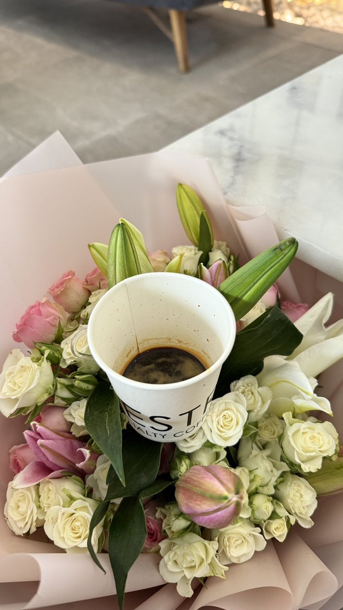 يا عسَى سنين عُمري 
من وجود اللي نحبه ماتخلى❣️.