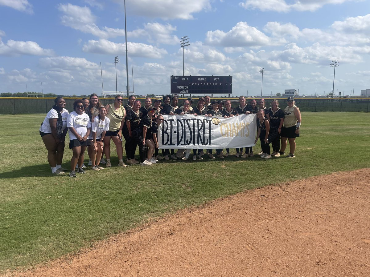 Huge win for <a href="/JHS_WarriorSB/">Jordan High School Softball</a> ! On to the next round!!! #MakingHistory