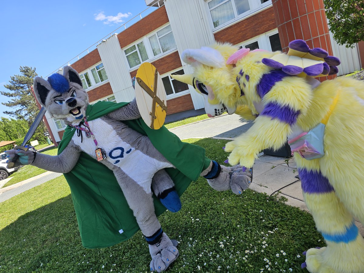 OMG !! A big yellow unicorn lion with wings and who smell very well attack me ! 
... wait what ?

📷 <a href="/Erixalu/">- Eden/Erixalu -</a> 
With <a href="/pa_noora/">Not A Licorne // Workshop 🌸</a> during the #Fauntastic5