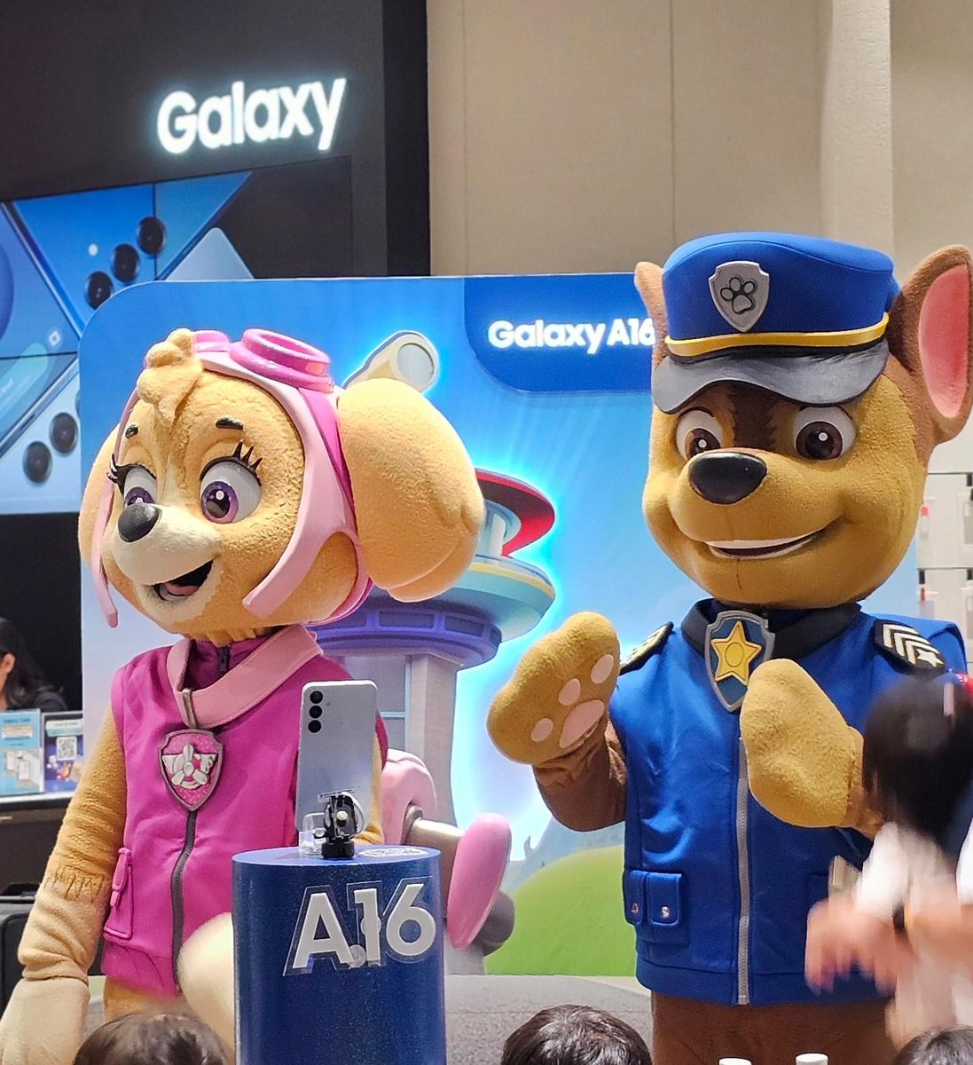 ebykatzu's tweet photo. Seru cobain Galaxy A16 x PAW Patrol bareng anak Pasti Puas &amp; Aman, ada Parental Control bisa batasin content&amp;waktu screen time, tahan air IP54 &amp; ada Auto Blockernya jd aman explore bareng anak 🥳🥰 @samsungID
#GalaxyA16xPAWPatrol #PAWPatrol #PastiPuasDanAman #AnakPuasCobainA16 https://t.co/M5LPdXNdUi