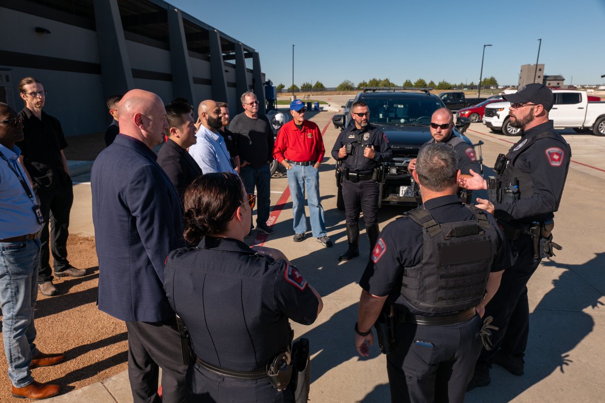 MotoSolutions's tweet photo. Time to huddle and gear up. SVX and Assist are here. 

Off Duty: Weekend edition by #MotorolaSolutions
#BehindTheScenes #VoiceVideoAI #SolvingForSafer https://t.co/Xq15nVmMeR