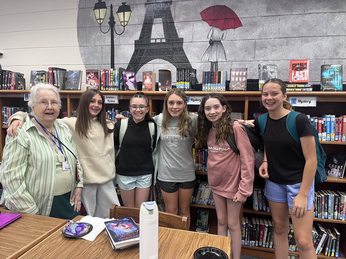 LibraryRmms's tweet image. Our Glebe Club met on Friday to explore the topic of vacations! 🌎As always, we had an amazing time sharing memories across generations. The Glebe Club’s purpose is to connect generations through written and oral communication, and every meeting strengthens these special bonds.