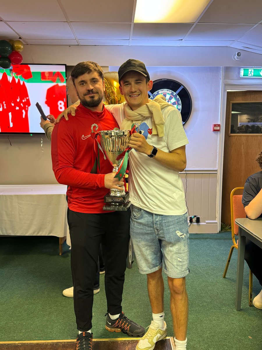 SeanMcD92779807's tweet photo. Finally got my hands on it @WindsorEtonFC 🤩🔴🟢!! https://t.co/M5C3dnGBw7