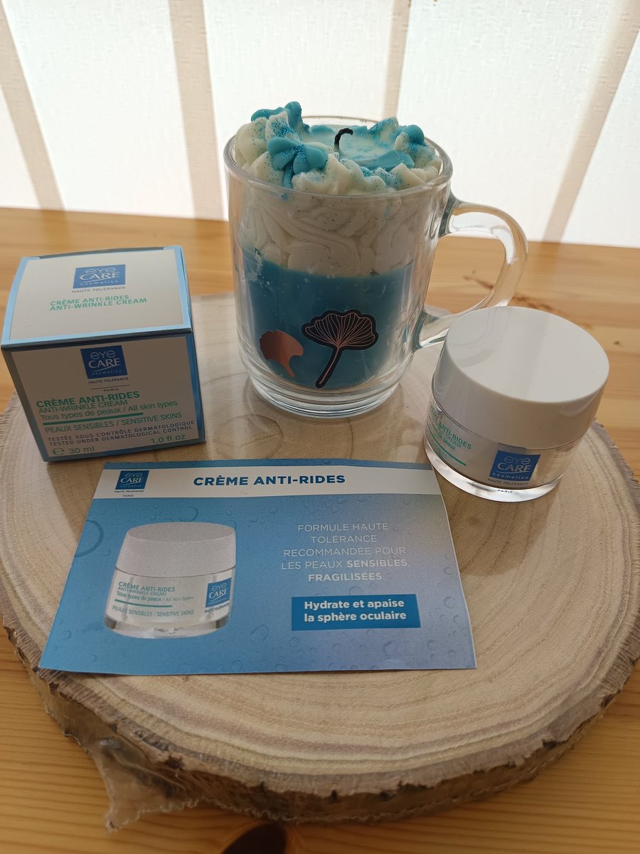 TestMaquillage's tweet image. Nouveau test :
Crème anti ride peaux sensibles.

Cette crème fine et onctueuse grand confort .
#Trustt

#eyecarecosmetics
#produitoffert