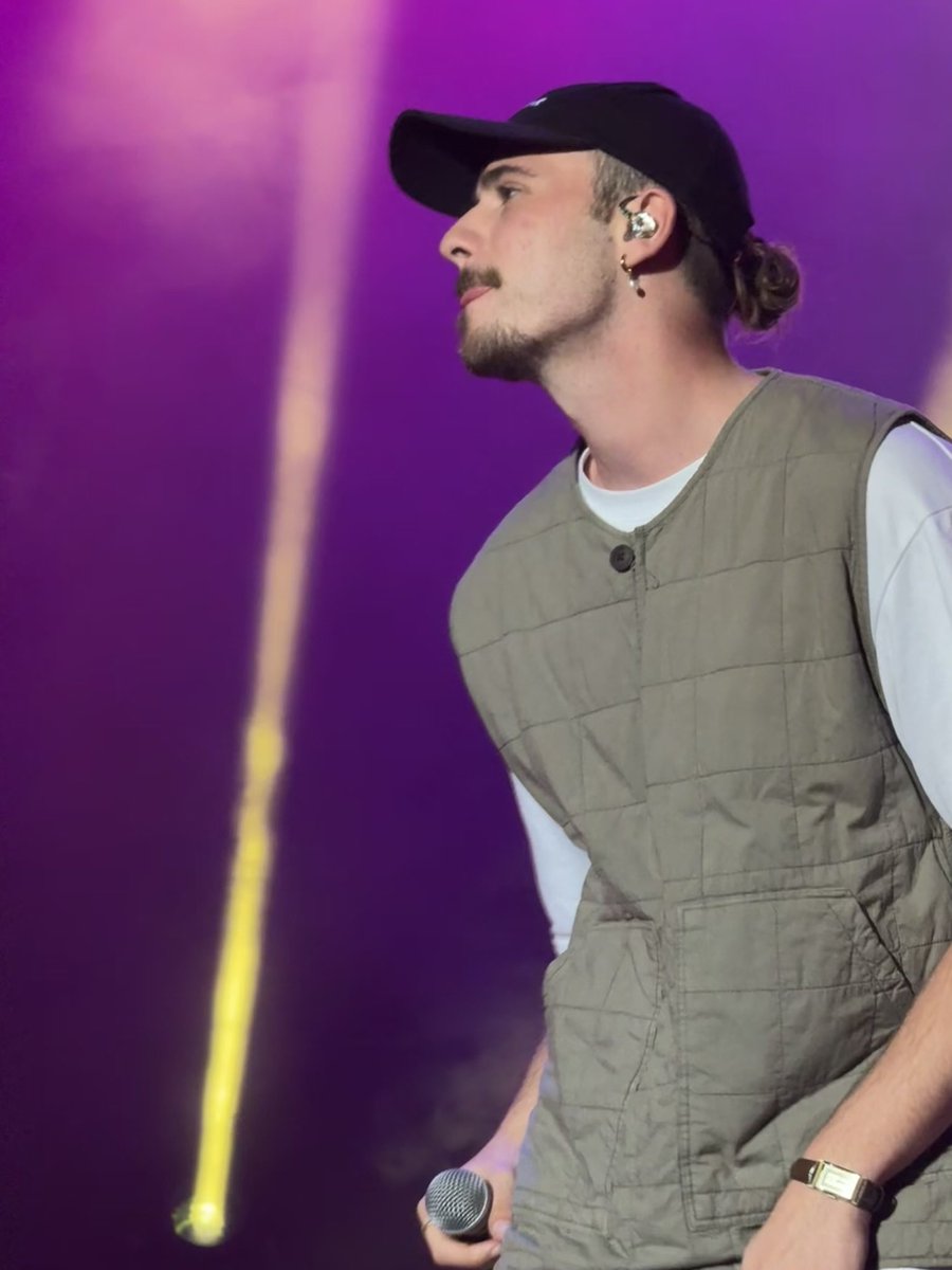 Faire un tri dans ses photos et tomber sur ça 🥹 
#Pierregarnier