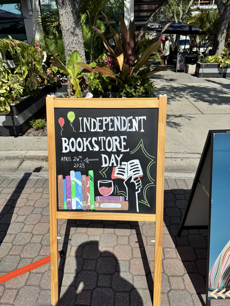 Support your local bookstores today and always.  #independentbookstoreday