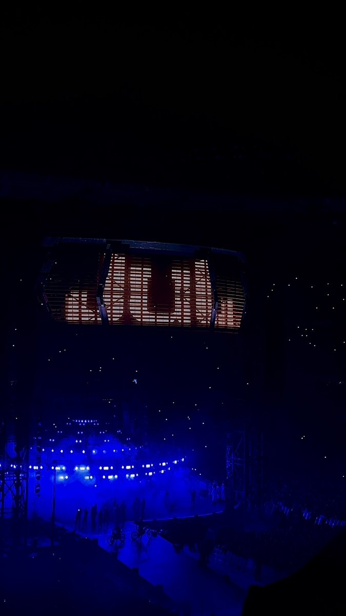 yasminev_'s tweet photo. Le meilleur concert de ma vie j’aime jul plus que tout https://t.co/1LllHtkkHh