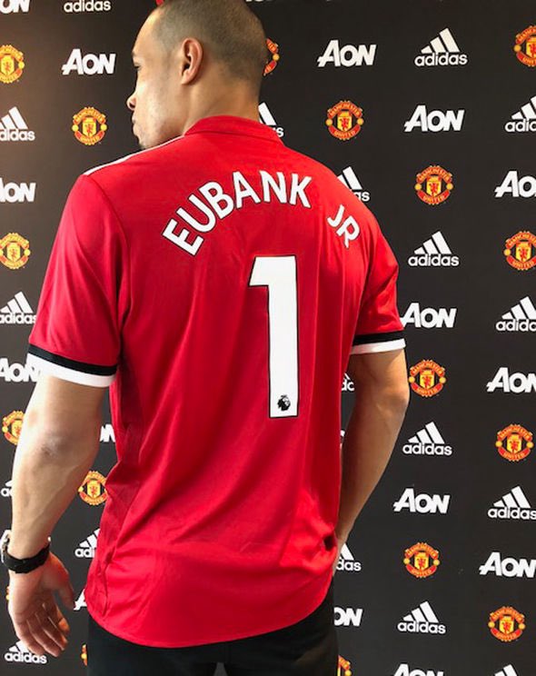 HoanDaoVu1's tweet image. Support fellow red🤩🥊

#EubankJr #Benn #Boxing #EubankjrvsBenn