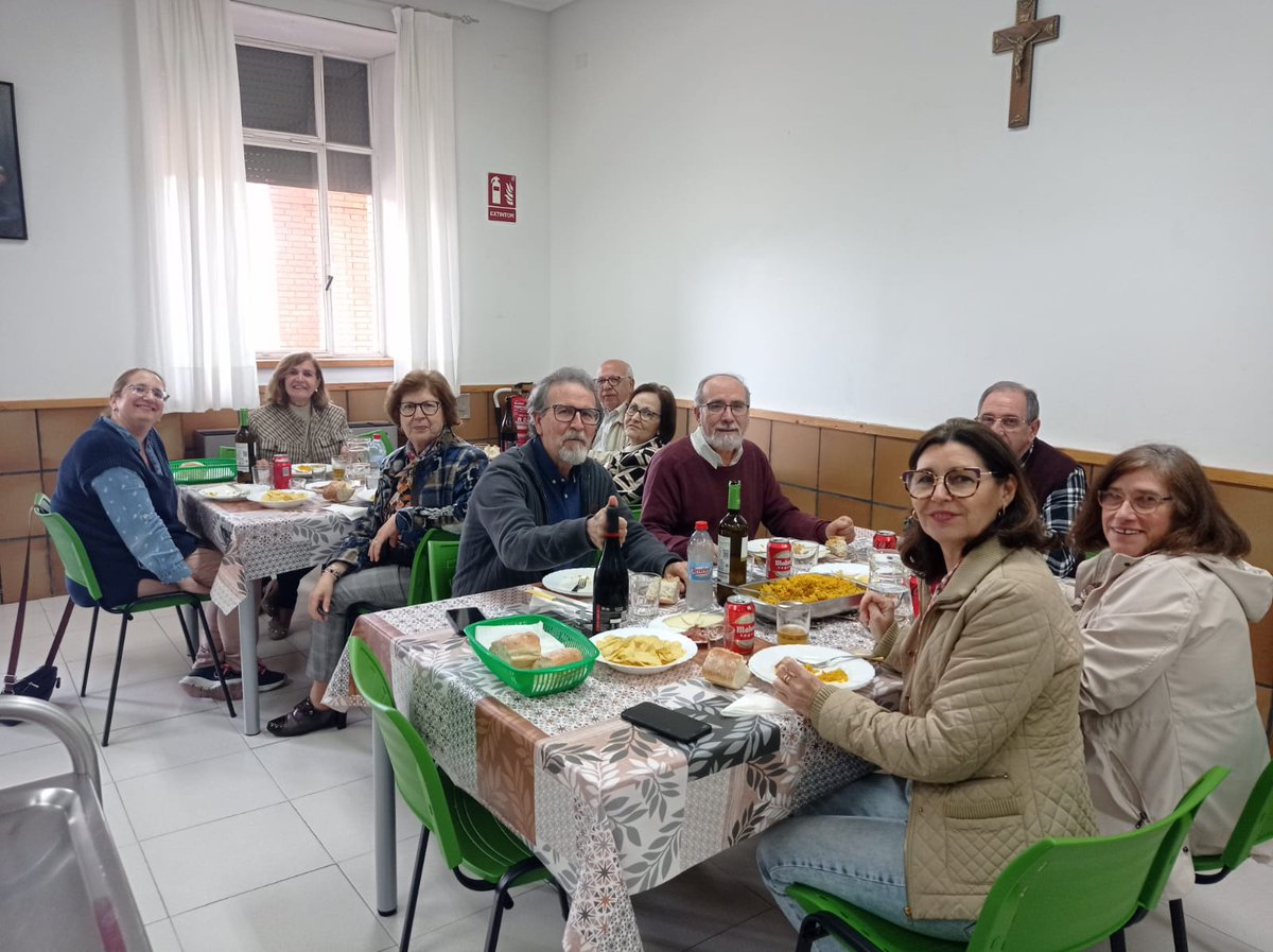 SalesCoopPllano's tweet photo. Un grupo de salesianos Cooperadores de nuestras casas de Puertollano y Ciudad Real han tenido hoy una jornada de #EjerciciosEspirituales animados por Jesús Lozano, salesiano, en el seminario diocesano de Ciudad Real. @CooperadoresSJB @SalesianosCiuRe https://t.co/xFsLd6m1es