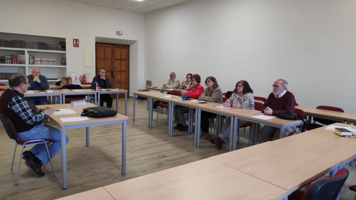 SalesCoopPllano's tweet photo. Un grupo de salesianos Cooperadores de nuestras casas de Puertollano y Ciudad Real han tenido hoy una jornada de #EjerciciosEspirituales animados por Jesús Lozano, salesiano, en el seminario diocesano de Ciudad Real. @CooperadoresSJB @SalesianosCiuRe https://t.co/xFsLd6m1es