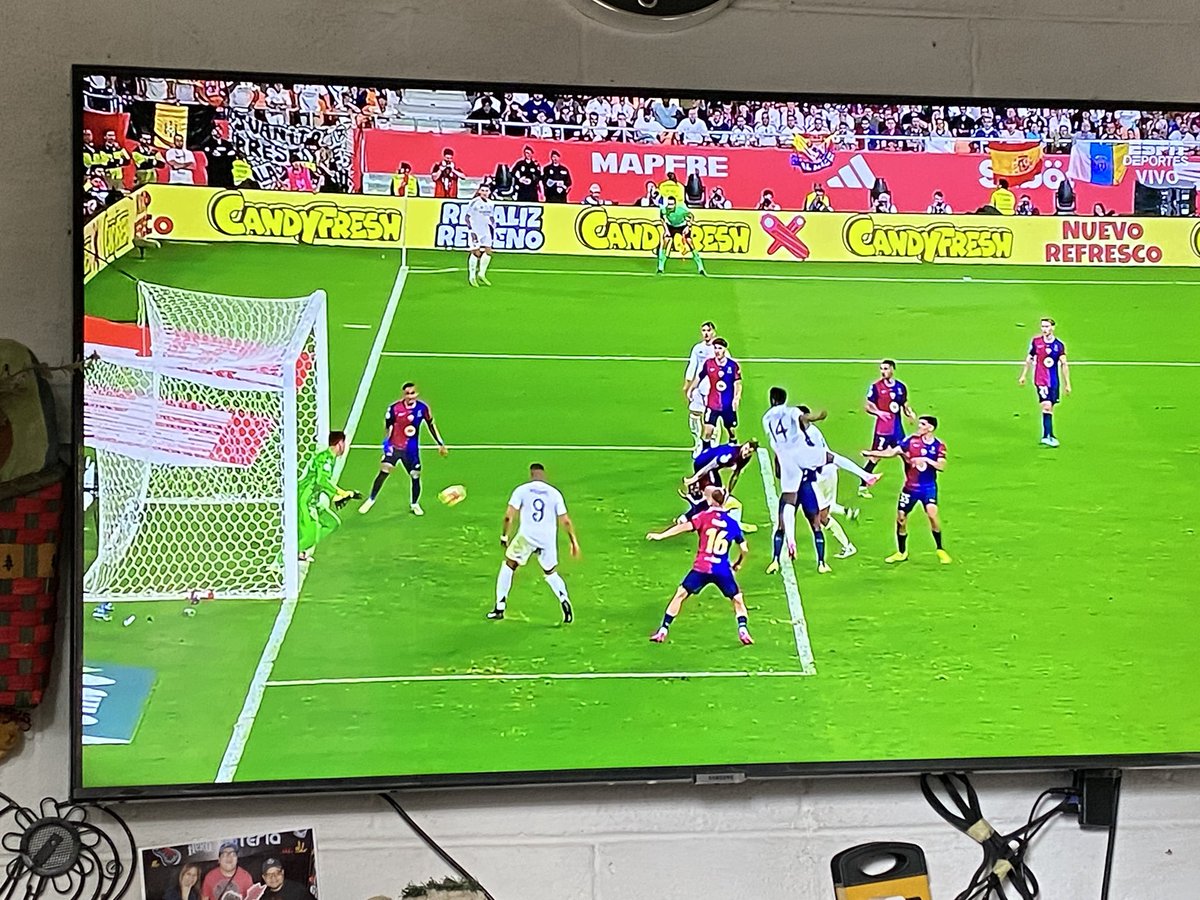 nortru1997's tweet photo. Dos a 1 gana Madrid a Barca https://t.co/gUTNjzGs0s