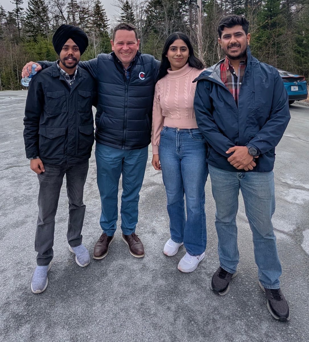 rbatherson's tweet photo. Grateful for today’s canvass team that helped me get to a few hundred more doors in Hammonds Plains today. Voters looking for change! #ForAChange https://t.co/haqPomrSb8