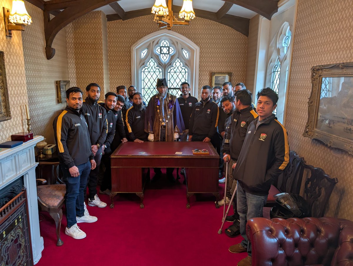 We were delighted to meet the Bengal Tiger, a local inspirational Cricket Club. We had a great time and enjoyed some refreshments. They really appreciated and enjoyed the guided tours to Council Chambers, Lord Mayor Parlour and Sheriff office.