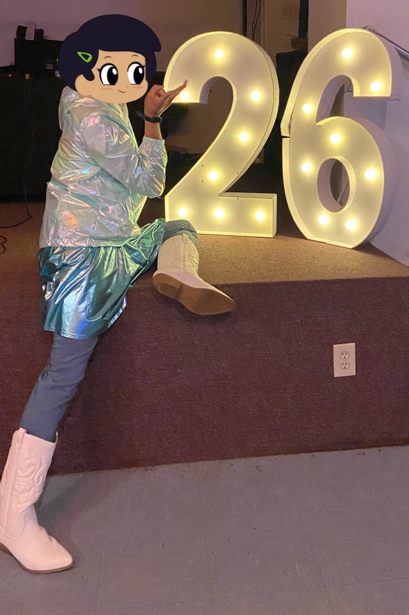 CitrusyGlitter's tweet photo. Prom pictures, set 1.
IRL me sitting next to the number 26.
#prom #prompictures #prom2025 #cute #adorable #classof2026 https://t.co/T7YMJ1mWwl