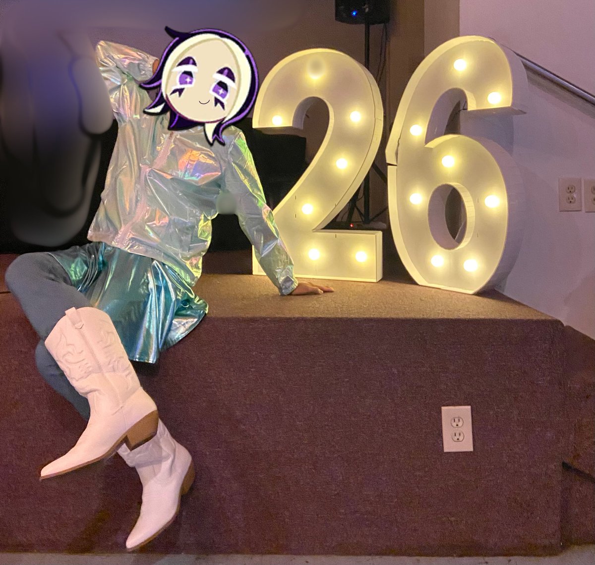 CitrusyGlitter's tweet photo. Prom pictures, set 1.
IRL me sitting next to the number 26.
#prom #prompictures #prom2025 #cute #adorable #classof2026 https://t.co/T7YMJ1mWwl