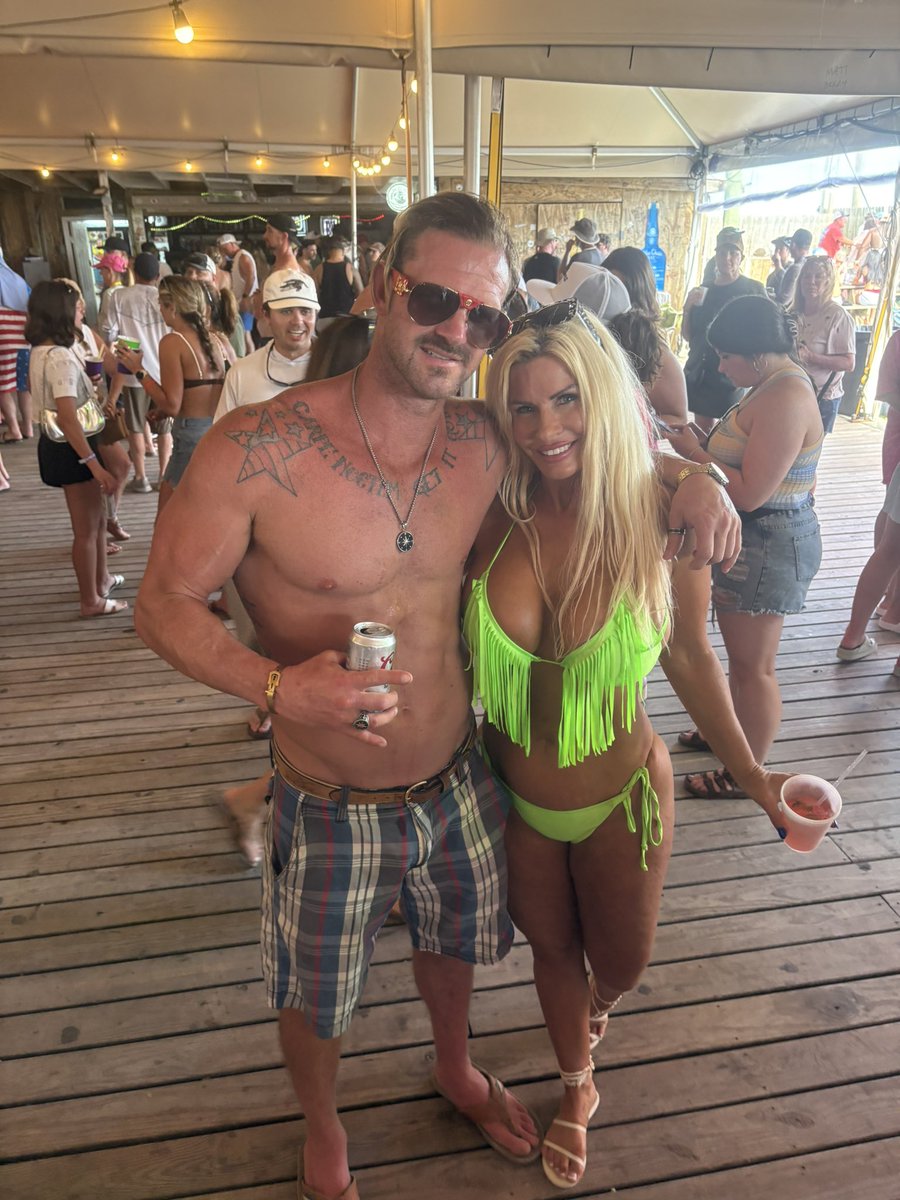 DADDYRyanR's tweet image. Mullet toss 20/25 I am about to be 45 years old in June in the last 25 years I have missed only 3 tosses cus I filmed PDS !!!! But damn I love the south and I love the BAMA good times daddyyy #GETITGOING