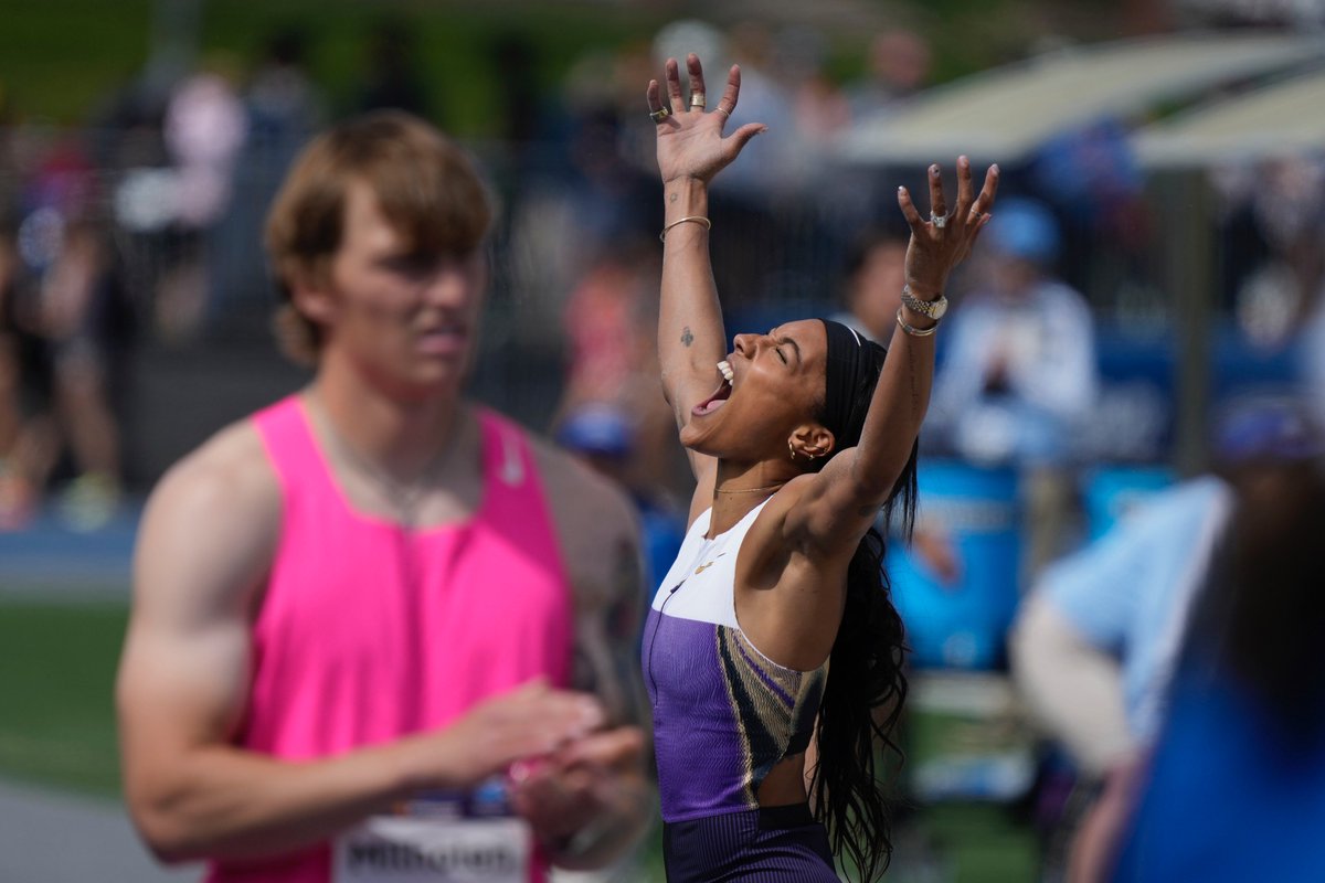 DrakeRelays's tweet image. 𝐃𝐞𝐬 𝐌𝐨𝐢𝐧𝐞𝐬 💙 𝐓𝐡𝐞 𝐖𝐨𝐨𝐝𝐡𝐚𝐥𝐥𝐬

@tar___ruh // @hunterwoodhall