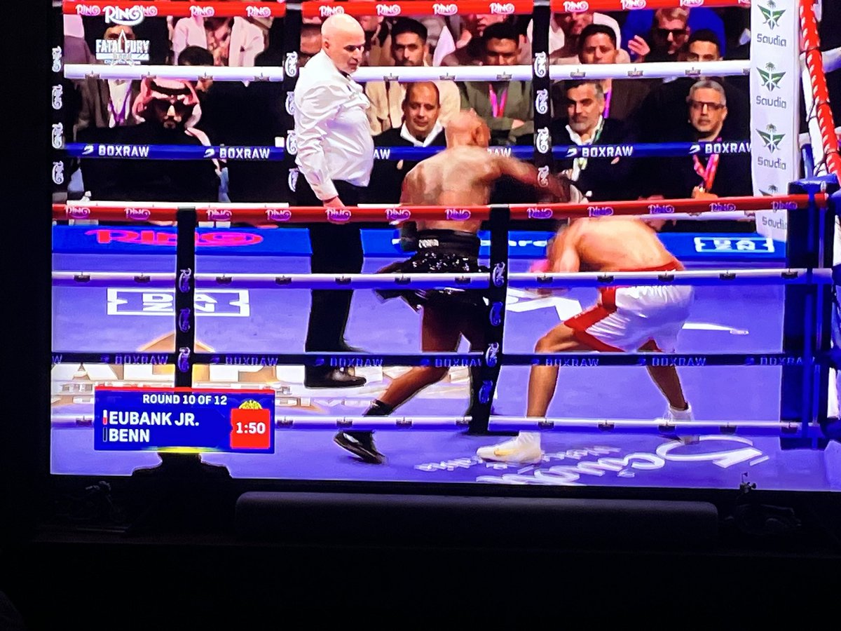 BoxingLondon's tweet image. Weight cut is now in play… Eubank looked wobbly #EubankVsBenn #EubankBenn can he hold on??