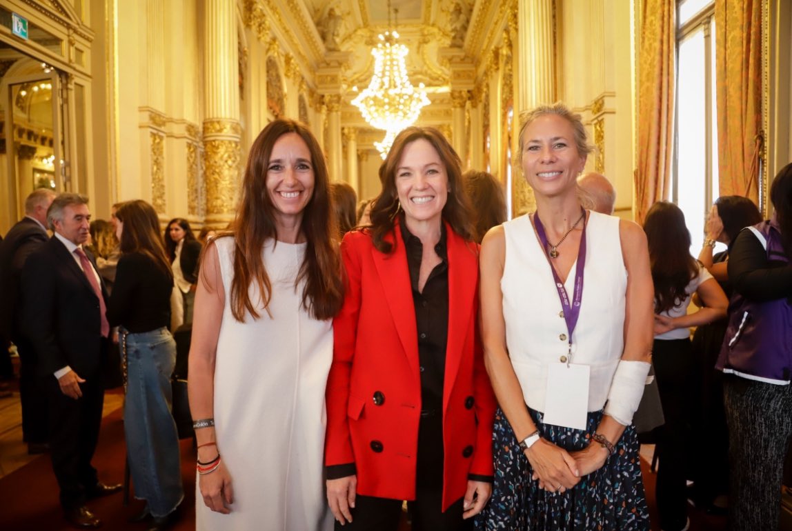 Victoria costoya tweet media