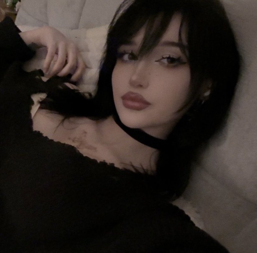 ACADEMYKKRP's tweet photo. ⠀
⠀𓆩  Sasuke Uchiha   ／  @ uwchssk. 𓆪

⠀⠀ 𝒊dade﹕22 anos 
⠀⠀ 𝒔exualidade﹕demissexual 
⠀⠀𝒇raternidade : naeru 
⠀⠀ 𝒖ltimate﹕tattoo artist https://t.co/pUkAmT1sxX