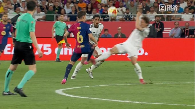 madridblaugrana's tweet photo. ⛔PENALTI Y ROJA PERDONADA a Fede Valverde

⛔PENALTY DE CEBALLOS A CUBARSI

⛔ROJA PERDONADA A CEBALLOS

⛔ ROJA PERDONADA A MODRIC

⛔PENALTI A FERRAN TORRES

⛔PENATI A RAPHINHA

🤮 VERGÜENZA DE BURGOS BENGOETXEA Y GONZALEZ FUERTES

🚨IROS DEL CAMPO HOMBRE

#LaCopaRTVE https://t.co/uClNgvUtnV
