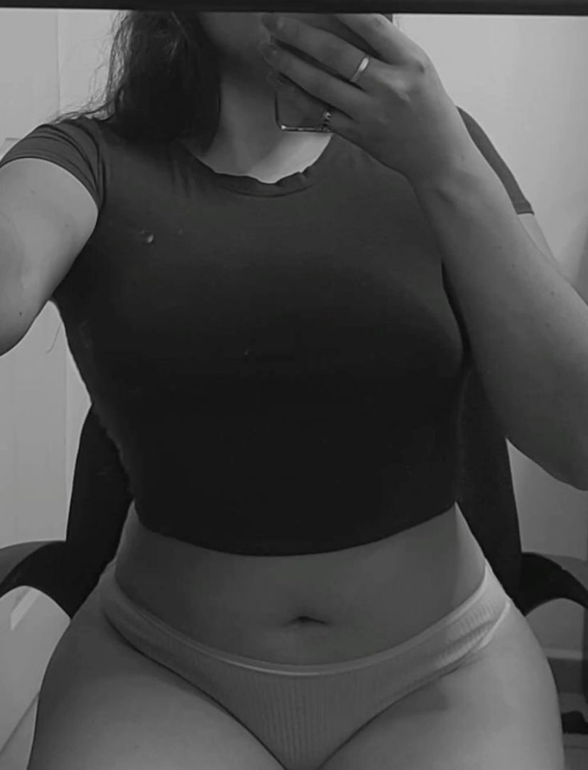 girlsneed1ck's tweet photo. Beni özlemiş olmanız hatrına o zaman 😋❤️ https://t.co/wcyNvFSz9I
