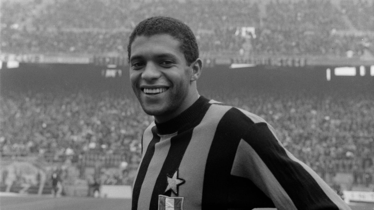 É scomparso Jair. Ala destra dal dribbling fenomenale, ha vinto tutto con la Grande Inter. 
Quattro campionati, due Coppe dei Campioni, due Coppe Intercontinentali, un posto nell’eternitá di una squadra leggendaria. 
Il Club si stringe alla sua famiglia in questo momento