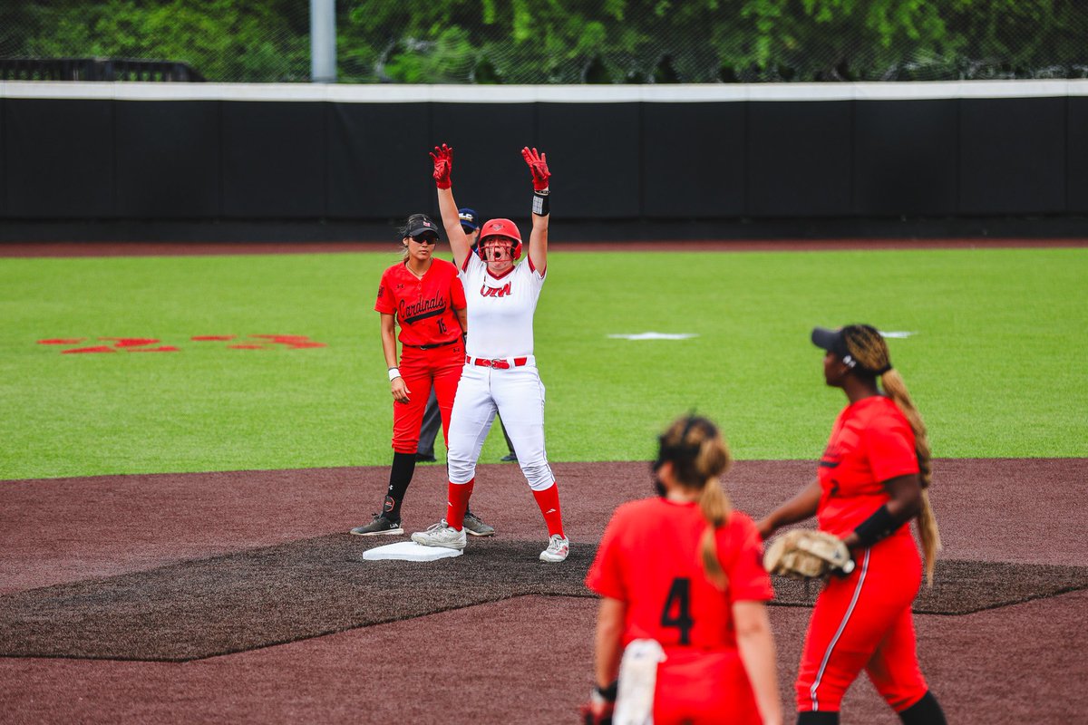 UIW Softball tweet media