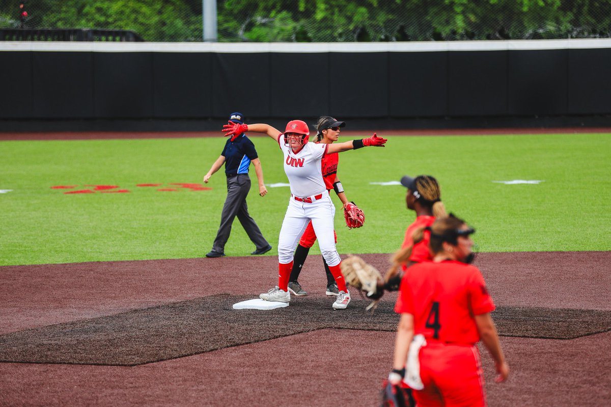 UIW Softball tweet media