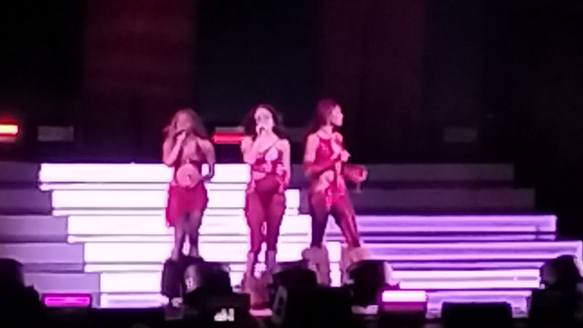 flolikeinfo's tweet photo. Photos from philly
๐ฝ|me
#AAATour #AAAPhilly #AAATourPhilly https://t.co/rI5cisdyhZ
