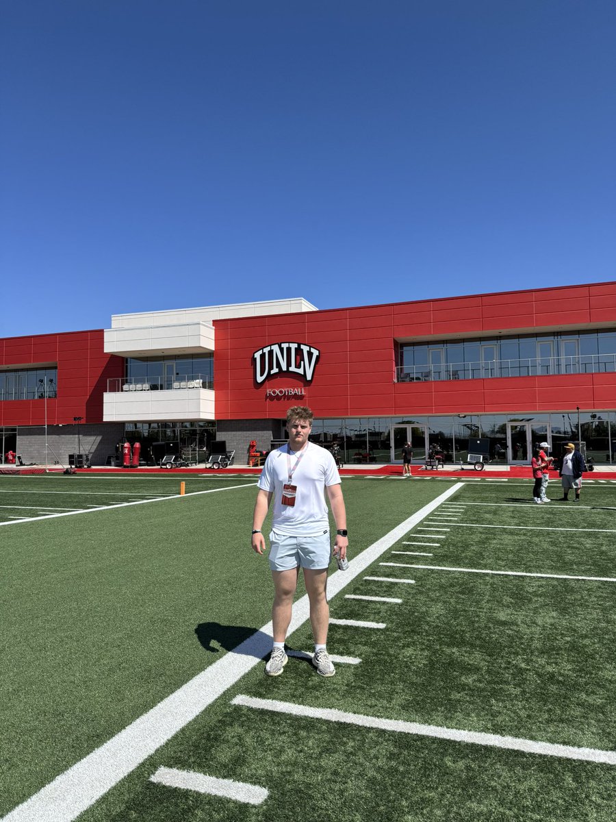 Thank you <a href="/unlvfootball/">UNLV Football</a> for having me out today for the spring game! Had a great time talking and getting to know the coaches and seeing the facilities. Can’t wait to get back for camp!
<a href="/CoachLogo/">Ricky Logo</a> <a href="/M_Bure/">Coach M. Bure</a> <a href="/CoachDanMullen/">Dan Mullen</a> <a href="/coach_hadac/">Coach Isaac</a> <a href="/Gabe_Knapton/">Gabe Knapton</a>