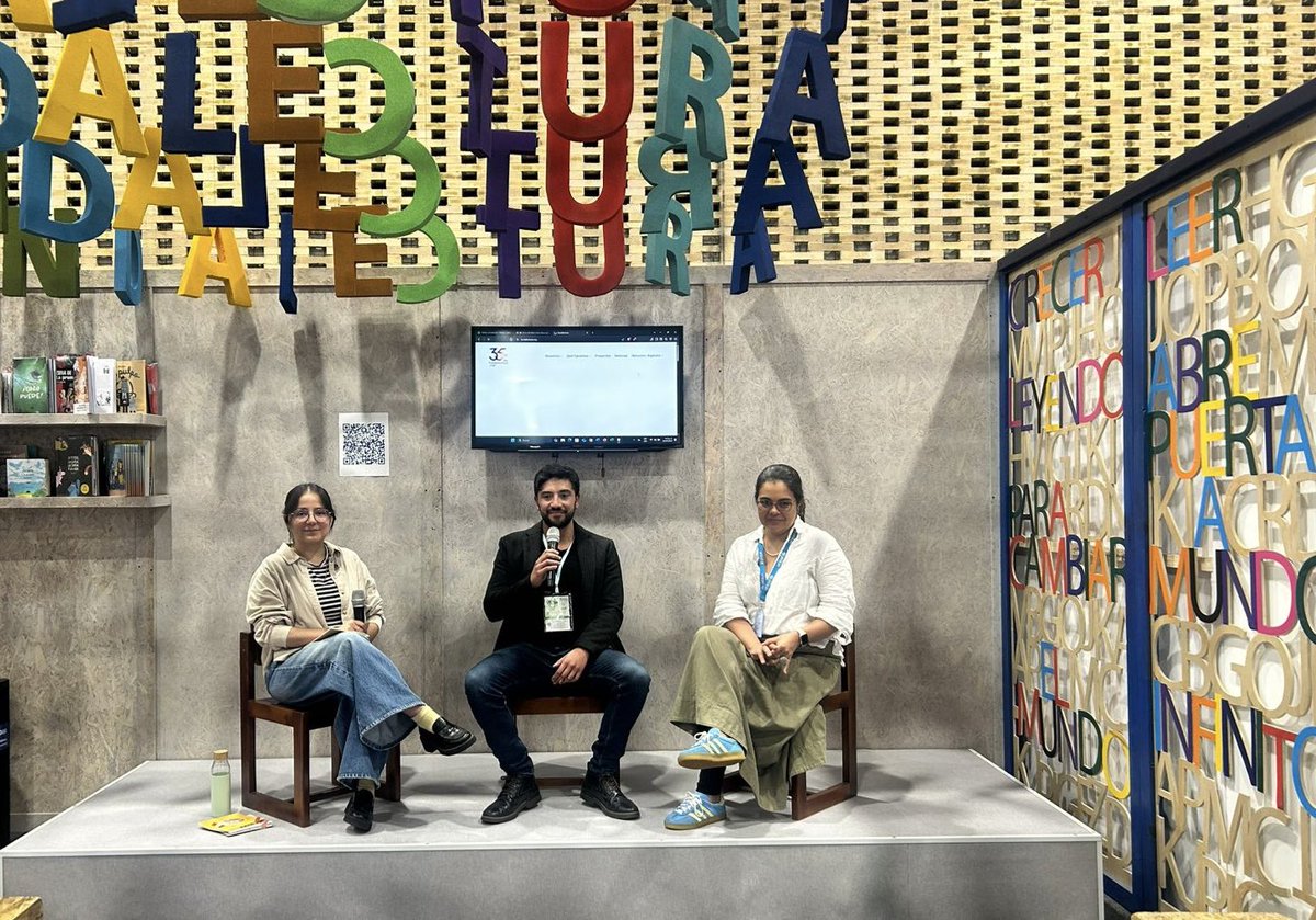 Todo niño y niña debe tener acceso a  material educativo durable y sostenible. De esto y más conversamos en la @filbogota en el stand de @fundalecturaco junto a <a href="/ateconquesoed/">ateconqueso</a> #UNICEFenLaFilBo 
🧵