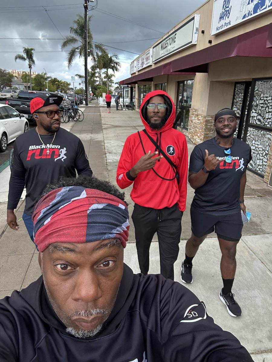 Nasara_Gargonnu's tweet image. Awesomeness… Our @BlackMenRun / @blackgirlsrun #unityrun took place today in conjunction with the @MilestoneRunnin  @runrocknroll #SANDIEGO preview run!You can still register!
runrocknroll.com/san-diego 
$15 OFF ANY Distance: RNRSD825
#RockNRollMarathonAmbassador
#BlackMenRun