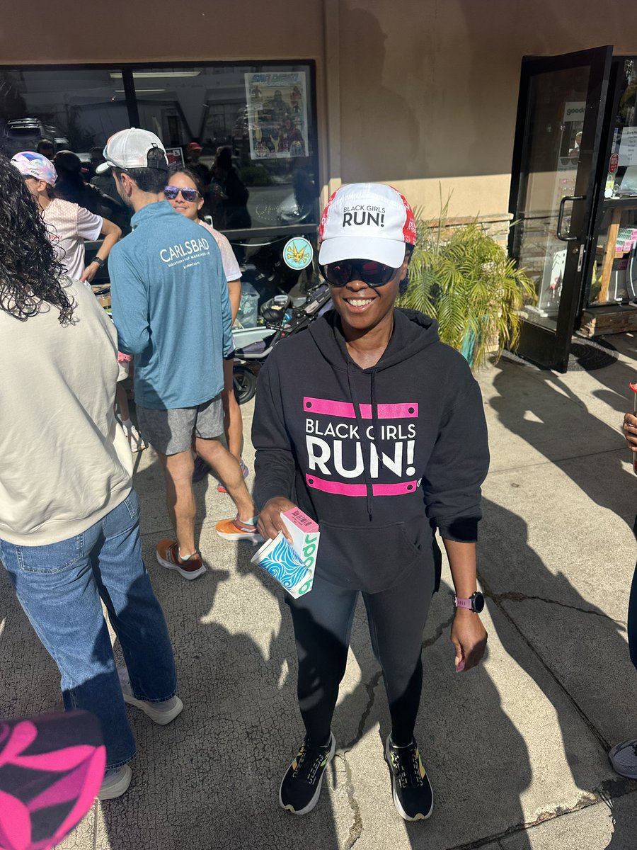 Nasara_Gargonnu's tweet image. Awesomeness… Our @BlackMenRun / @blackgirlsrun #unityrun took place today in conjunction with the @MilestoneRunnin  @runrocknroll #SANDIEGO preview run!You can still register!
runrocknroll.com/san-diego 
$15 OFF ANY Distance: RNRSD825
#RockNRollMarathonAmbassador
#BlackMenRun