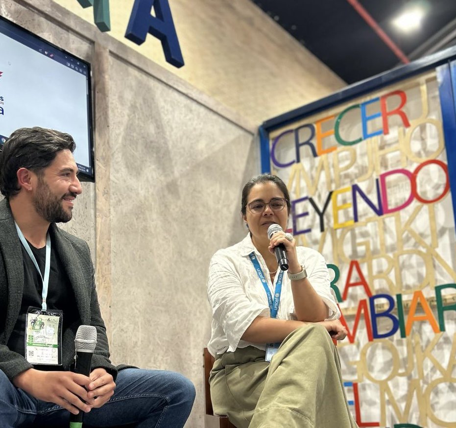 En zonas rurales y/o dispersas del país, los profesores piden materiales educativos durables en contextos de desplazamiento, inundaciones y otras emergencias, menciona <a href="/cataduartes/">Catalina Duarte Salcedo</a>, especialista de educación de @unicefcolombia