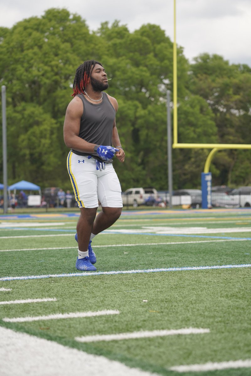 Still looking for a home . Open to anything 🙏🏽!!
6’0 210 lbs RB/ATH