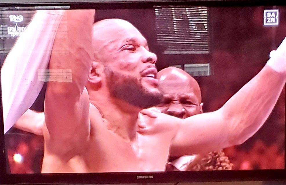Man what a fight! No losers in that <a href="/ChrisEubankJr/">Chris Eubank Jr</a> vs <a href="/ConorNigel/">Conor Nigel Benn</a> on <a href="/DAZNBoxing/">DAZN Boxing</a>...The big UK fights just feel different, the atmosphere is like no other...this should be a fight of the year candidate! What a pace, Eubank wins but Benn wins the people.