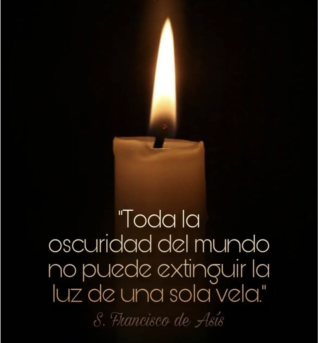 Alexalvz12's tweet photo. "Toda la oscuridad del mundo no puede extinguir la luz de una sola vela".
Porque esa vela —cuando es verdadera— no solo ilumina:
enciende otras, calienta corazones, y guía en medio del silencio.
Y al final, eso es lo único que queda:
la luz que fuiste para los demás. https://t.co/0jHfhwS5Wm