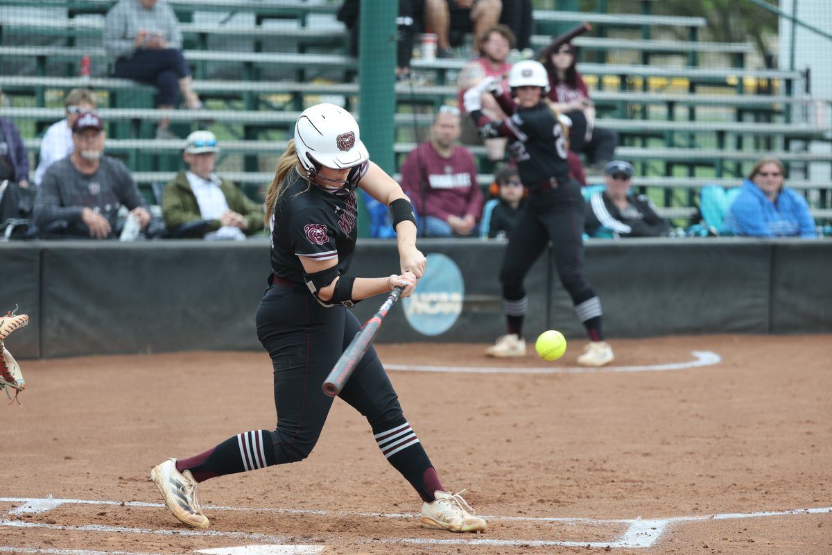 MoStateSoftball's tweet photo. The One When Vaughan Became The Home Run Queen 👑

#GoBears | #Team57 https://t.co/6sD7cUFqIT