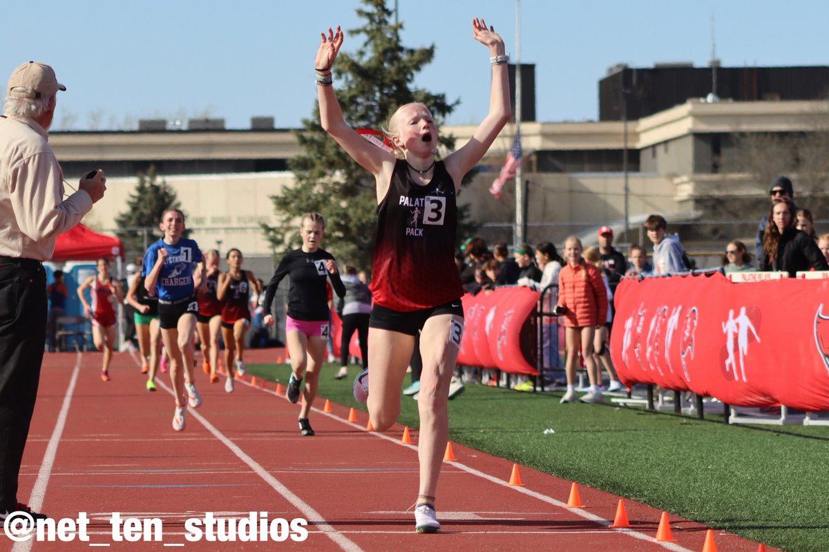 Chloe Wettstein runs a massive PR in the 1600m with a 5:07.52 #DNIP25