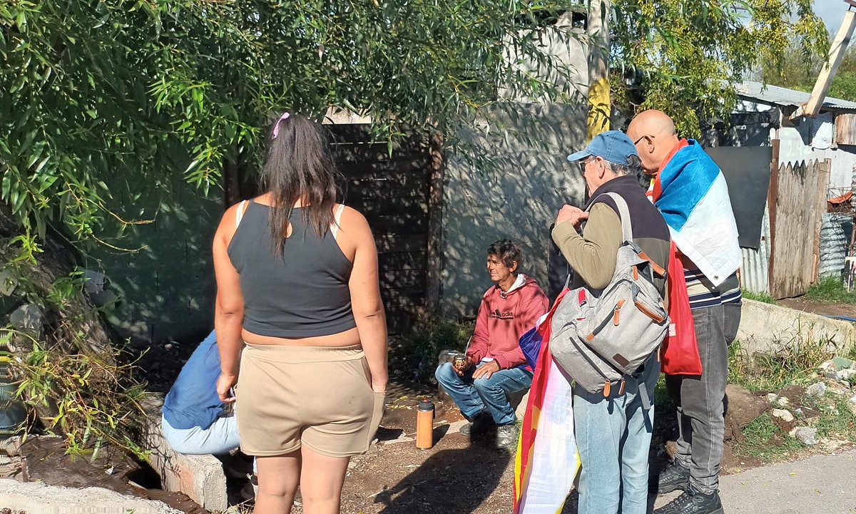 JSartoriF53's tweet photo. Hoy hemos estado recorriendo los barrios de El Monarca, Don Márquez y La Rinconada 

🟥🟦⬜️
@fa_popular 
@624Rumbo 
@MarioIntendent 
@MarianoTucci46 https://t.co/fxTgXyE1p4