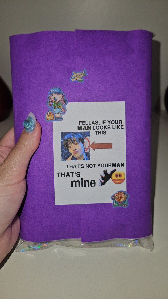 blanchanhee's tweet photo. Feedback positivo pra @mingicanalha que me vendeu esse tantão de Kevins 💞
Eles chegaram super rápido e bem embaladinhos como sempre
Muito obrigada!!! https://t.co/Gv1lUkKBW6