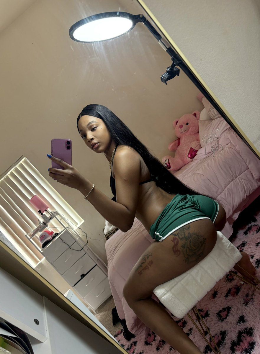 20 mins w me what we doin? Best answer wins a dm😂👀